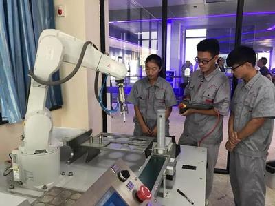 津門家政服務(wù)行業(yè)迎來發(fā)展春天 工資增長與落戶傾斜成新動(dòng)力